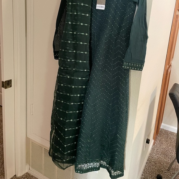 Pakistani Crosstitch Formal Dress 2Pc - Picture 8 of 11